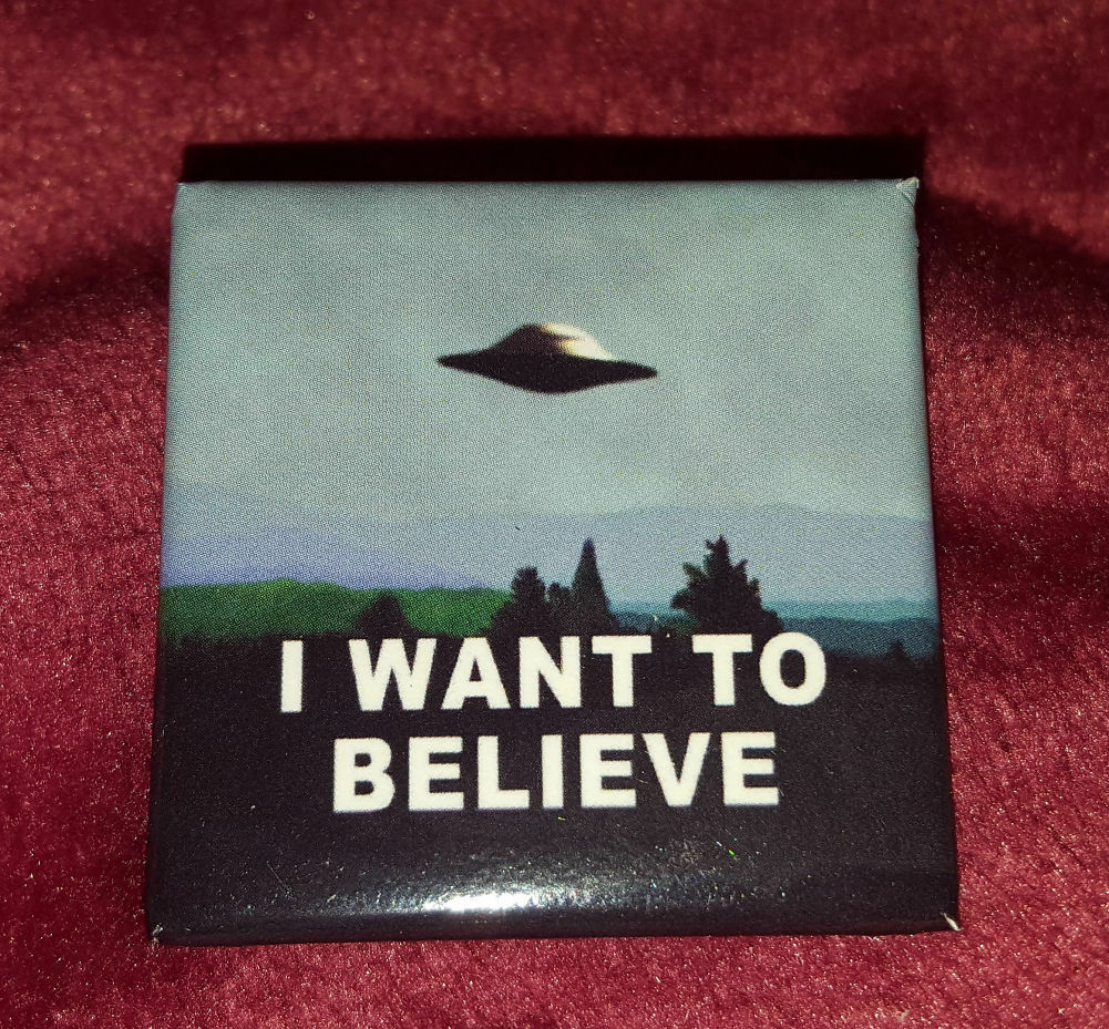 X-Files I Want To Believe UFO Alien Square Metal Promo Button