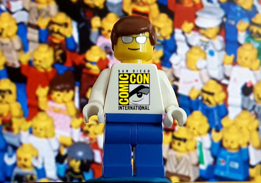 San Diego Comic Con SDCC Lego Minifigure Rare Promo Cool Shirt Fan Man